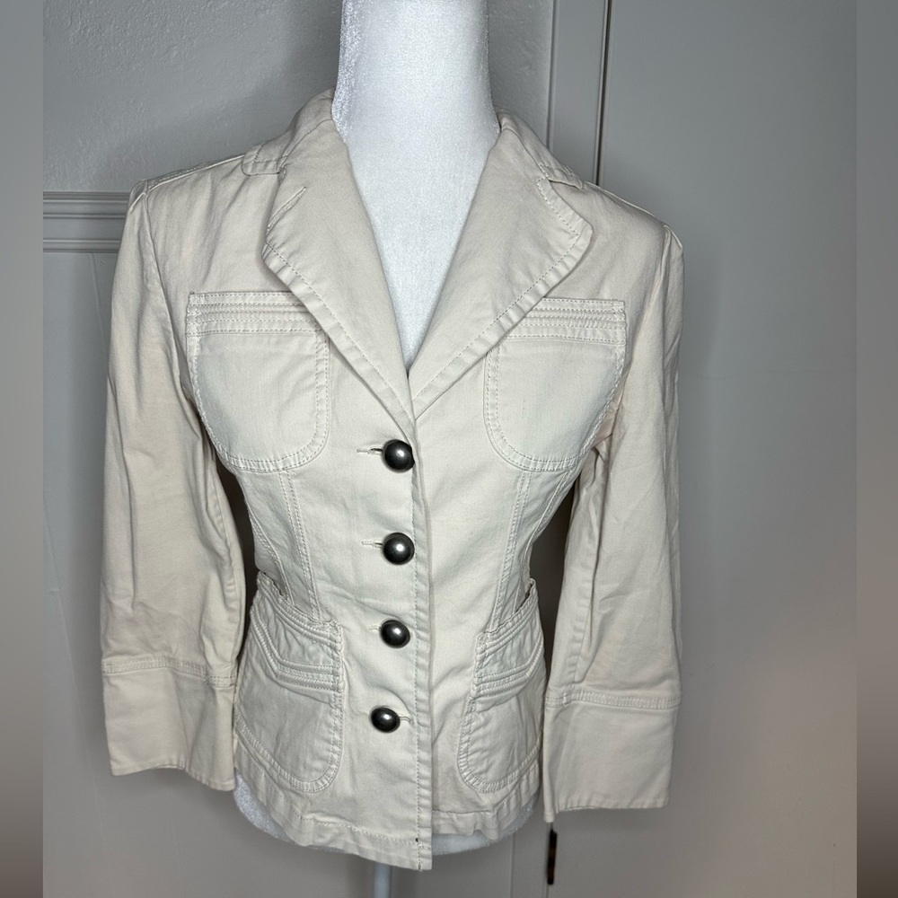Banana Republic Cream Blazer with Notched Lapel and Tailored Fit size 6